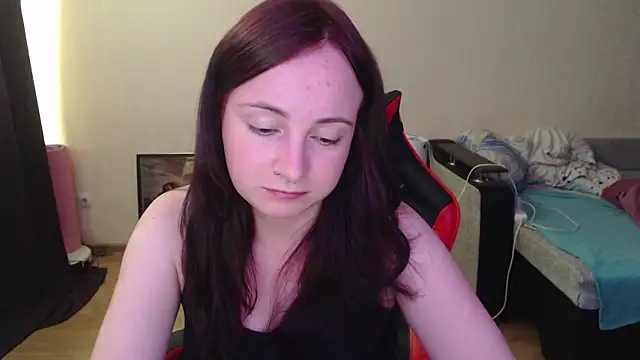 Laralianna online show from June 28, 2026, 2:56 pm