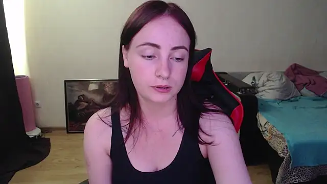 Laralianna online show from June 29, 2026, 12:27 pm