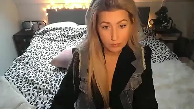 Snapshot of TessToy chatting on December 30, 2024, 9:59 am TessToy online show from December 30, 2024, 9:59 am