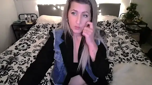 Snapshot of TessToy chatting on January 16, 2025, 8:22 am TessToy online show from January 16, 2025, 8:22 am