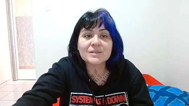 Snapshot of vaholiver chatting on June 21, 2026, 3:58 pm vaholiver online show from June 21, 2026, 3:58 pm