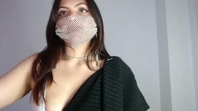 Snapshot of darika__ chatting on December 3, 2024, 10:40 pm darika   online show from December 3, 2024, 10:40 pm