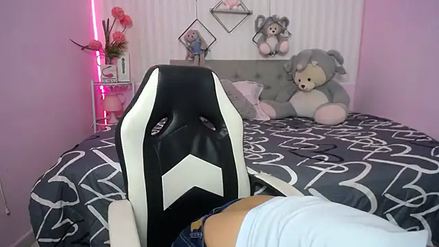 cum bigass online show from March 12, 2026, 12:11 pm