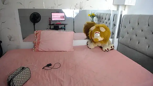 cum bigass online show from July 6, 2026, 12:24 pm