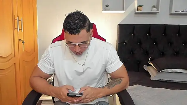 tyler hank01 online show from March 30, 2026, 10:55 pm