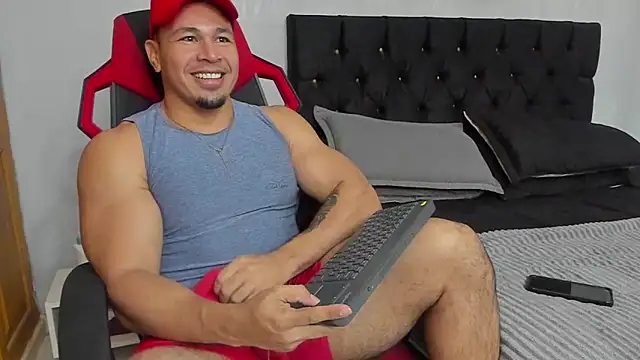Snapshot of tyler_hank01 chatting on July 17, 2026, 8:35 pm tyler hank01 online show from July 17, 2026, 8:35 pm