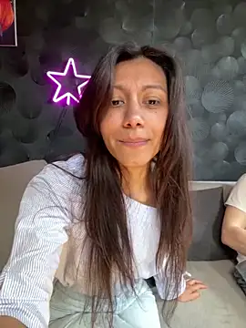Snapshot of Kiscsillagg chatting on April 30, 2026, 12:55 pm Kiscsillagg online show from April 30, 2026, 12:55 pm