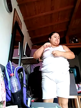 Monseratte21 online show from November 14, 2025, 5:44 pm