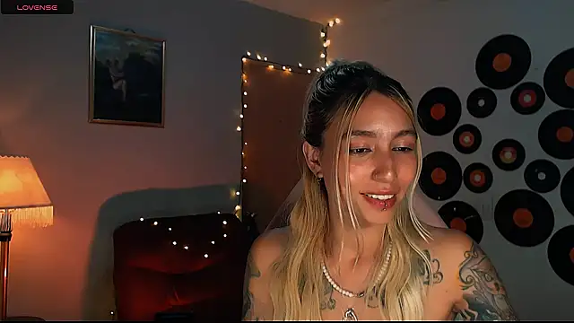 Saucy Jenn online show from February 23, 2025, 6:49 am