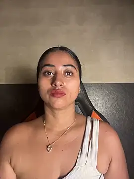 Valentinne z online show from May 14, 2026, 9:49 am