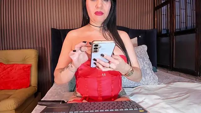Snapshot of JuliaDawson_ chatting on October 21, 2025, 10:54 pm JuliaDawson  online show from October 21, 2025, 10:54 pm