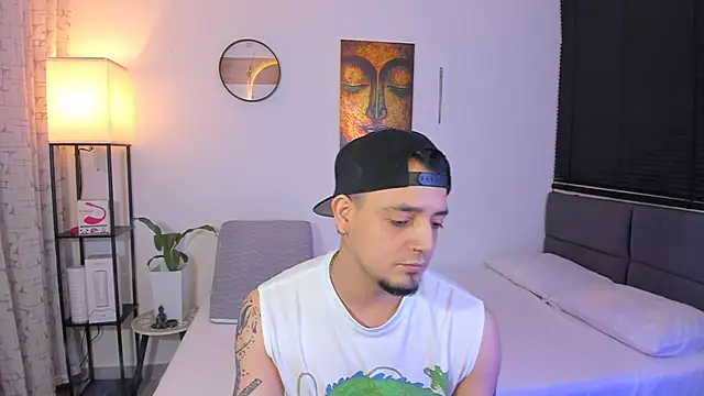 Snapshot of alejandro_calderon1 chatting on May 31, 2026, 4:31 am alejandro calderon1 online show from May 31, 2026, 4:31 am