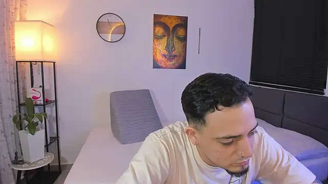 Snapshot of alejandro_calderon1 chatting on June 16, 2026, 4:04 am alejandro calderon1 online show from June 16, 2026, 4:04 am