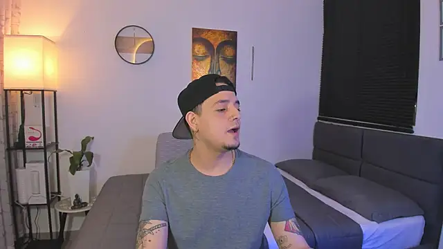 Snapshot of alejandro_calderon1 chatting on July 14, 2026, 5:01 am alejandro calderon1 online show from July 14, 2026, 5:01 am