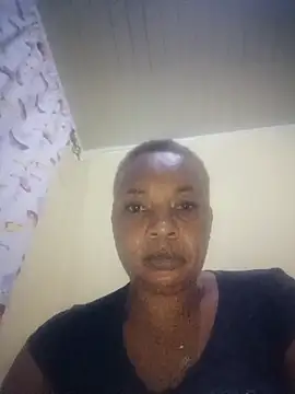 Snapshot of Candylious87 chatting on April 10, 2026, 8:13 pm Candylious87 online show from April 10, 2026, 8:13 pm