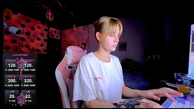 Snapshot of Chanel_Gill chatting on June 28, 2026, 8:26 pm Chanel Gill online show from June 28, 2026, 8:26 pm