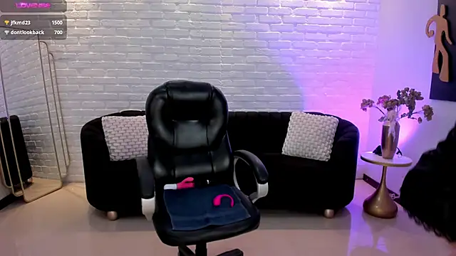 Snapshot of JennaOlsonX chatting on February 20, 2025, 2:46 pm JennaOlsonX online show from February 20, 2025, 2:46 pm