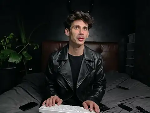 Snapshot of DanielCrush1 chatting on September 26, 2025, 9:41 pm DanielCrush1 online show from September 26, 2025, 9:41 pm