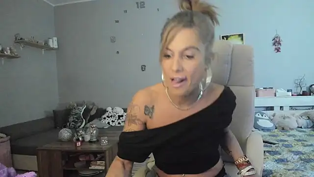 Orchideaxx online show from February 22, 2025, 6:19 pm