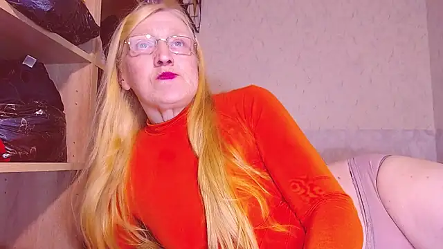 Snapshot of MadamBombShell chatting on January 4, 2025, 6:51 pm MadamBombShell online show from January 4, 2025, 6:51 pm