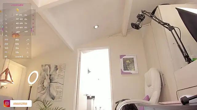 catalinasaiz online show from October 29, 2025, 2:19 pm