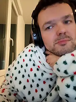 Snapshot of antoinepassion chatting on January 19, 2025, 6:21 pm antoinepassion online show from January 19, 2025, 6:21 pm