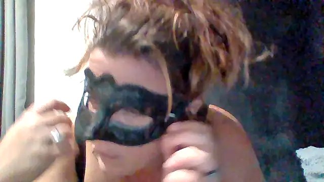 Snapshot of openbars chatting on October 6, 2025, 6:38 pm openbars online show from October 6, 2025, 6:38 pm