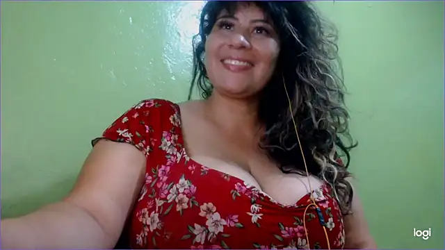 Snapshot of Kosem4 chatting on December 27, 2024, 1:32 am Kosem4 online show from December 27, 2024, 1:32 am