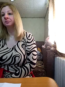Snapshot of BustyBlond chatting on April 18, 2026, 4:16 am BustyBlond online show from April 18, 2026, 4:16 am