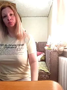 Snapshot of BustyBlond chatting on May 6, 2026, 4:30 am BustyBlond online show from May 6, 2026, 4:30 am