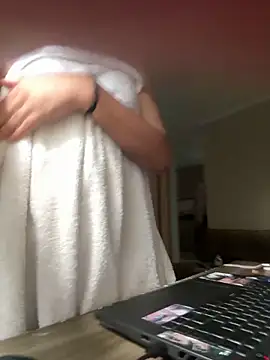 GabriSaenz online show from December 28, 2024, 9:30 pm