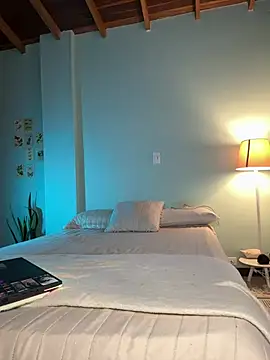 GabriSaenz online show from March 16, 2025, 1:38 pm