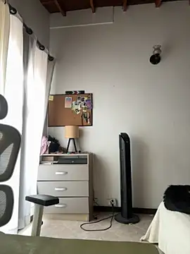 GabriSaenz online show from April 25, 2026, 1:03 pm