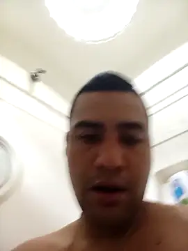 Snapshot of EISONREINA11 chatting on October 12, 2025, 2:43 am EISONREINA11 online show from October 12, 2025, 2:43 am