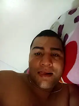 Snapshot of EISONREINA11 chatting on October 18, 2025, 11:11 am EISONREINA11 online show from October 18, 2025, 11:11 am