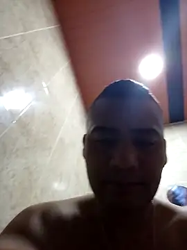 Snapshot of EISONREINA11 chatting on October 27, 2025, 4:05 am EISONREINA11 online show from October 27, 2025, 4:05 am