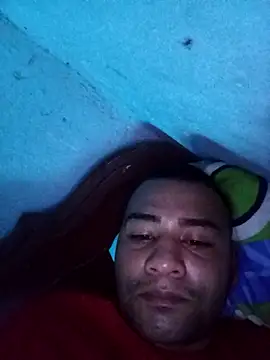 Snapshot of EISONREINA11 chatting on November 5, 2025, 2:28 pm EISONREINA11 online show from November 5, 2025, 2:28 pm