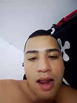 Snapshot of EISONREINA11 chatting on January 10, 2026, 3:41 am EISONREINA11 online show from January 10, 2026, 3:41 am