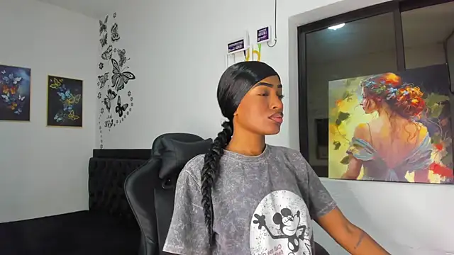 Snapshot of Emattaylor chatting on December 3, 2024, 11:01 am Emattaylor online show from December 3, 2024, 11:01 am