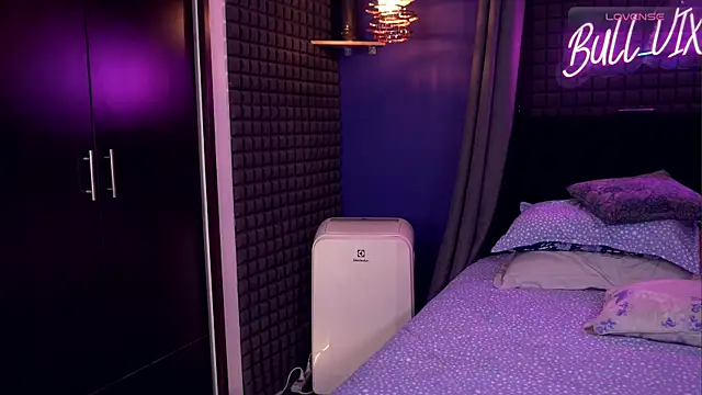 Snapshot of bull_vixen2001 chatting on February 22, 2026, 10:58 am bull vixen2001 online show from February 22, 2026, 10:58 am