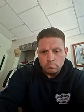 Snapshot of curiouscock38 chatting on April 30, 2026, 2:34 pm curiouscock38 online show from April 30, 2026, 2:34 pm