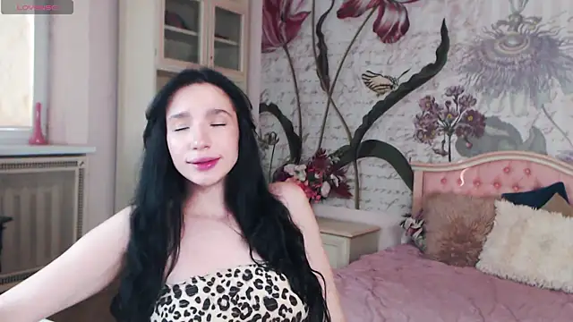 AliciaBow online show from October 23, 2025, 1:43 pm