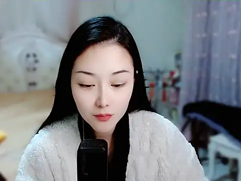 Snapshot of Angel-C chatting on December 19, 2024, 1:28 am Angel-C online show from December 19, 2024, 1:28 am