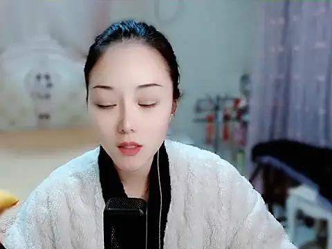 Snapshot of Angel-C chatting on December 20, 2024, 1:36 am Angel-C online show from December 20, 2024, 1:36 am