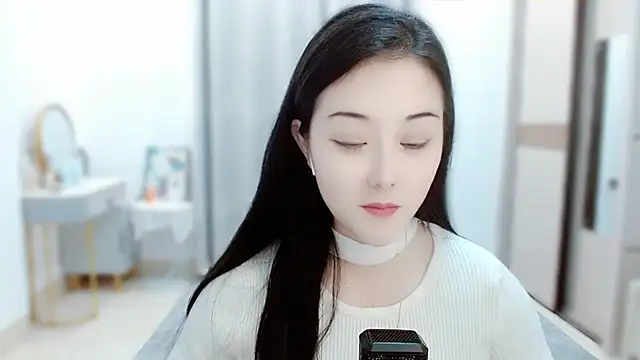 Snapshot of Angel-C chatting on February 14, 2025, 1:34 am Angel-C online show from February 14, 2025, 1:34 am