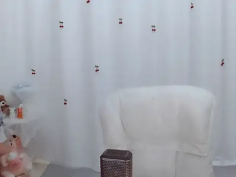 Snapshot of Angel-C chatting on September 12, 2025, 1:28 am Angel-C online show from September 12, 2025, 1:28 am