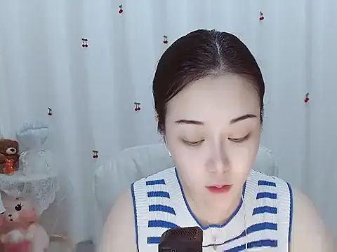 Snapshot of Angel-C chatting on October 2, 2025, 1:23 am Angel-C online show from October 2, 2025, 1:23 am