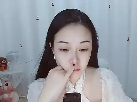 Snapshot of Angel-C chatting on October 4, 2025, 1:36 am Angel-C online show from October 4, 2025, 1:36 am