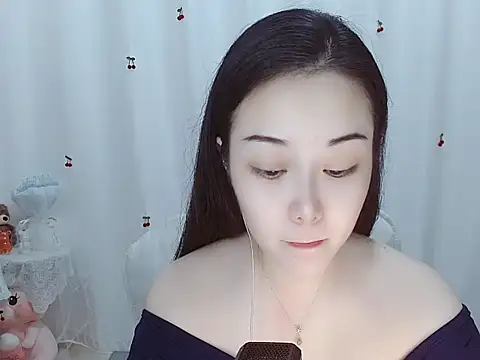 Snapshot of Angel-C chatting on October 17, 2025, 1:31 am Angel-C online show from October 17, 2025, 1:31 am