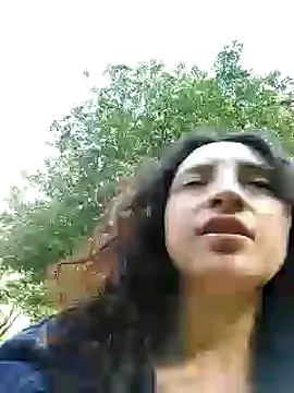 Snapshot of _Laary chatting on December 14, 2024, 7:46 pm  Laary online show from December 14, 2024, 7:46 pm